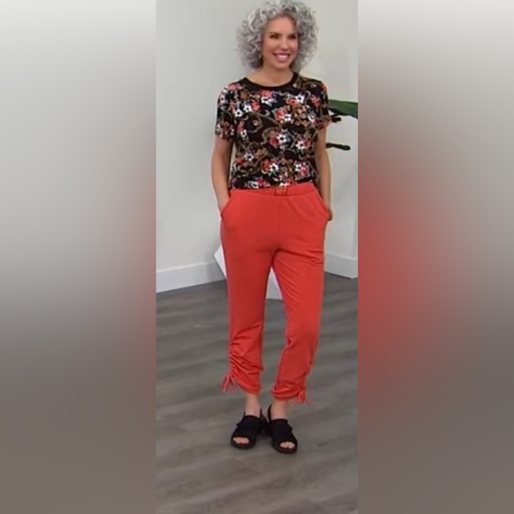 Brand new! Laila Ali Jogger in Chili 🌶️